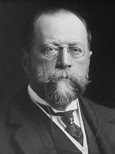 Retrato Pavel Gavrilovich Vinogradov- Авторство: George Grantham Bain Collection (Library of Congress). Это изображение из Библиотеки Конгресса США, отдел эстампов и фотографий (Prints and Photographs division), имеет цифровой идентификатор (digital ID) ggbain.37282.Этот шаблон не указывает на правовой статус данной работы. По-прежнему необходим нормальный шаблон лицензий. См. Commons:Лицензирование., Общественное достояние, https://commons.wikimedia.org/w/index.php?curid=6024151